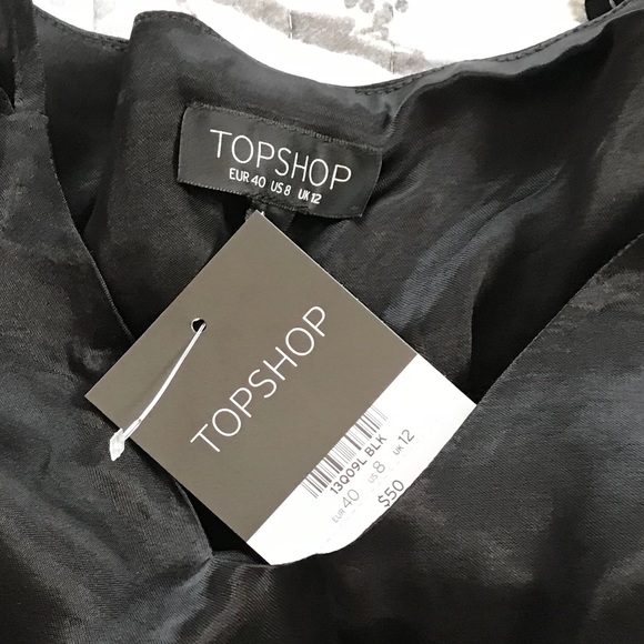 🏝️ Topshop Black Satin Cold Shoulder Top NWT • 8 - Picture 4 of 6